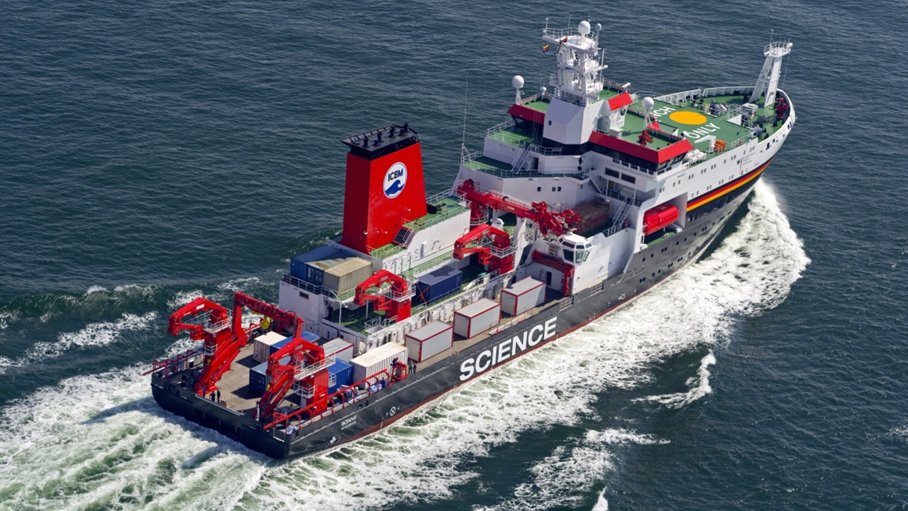 ships products